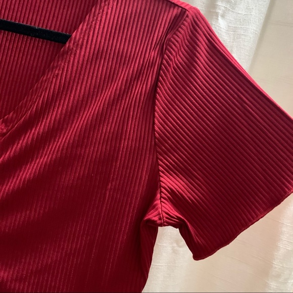 Red Ribbed Cropped Drawstring-Tie Ruched-Front Top - Picture 4 of 11